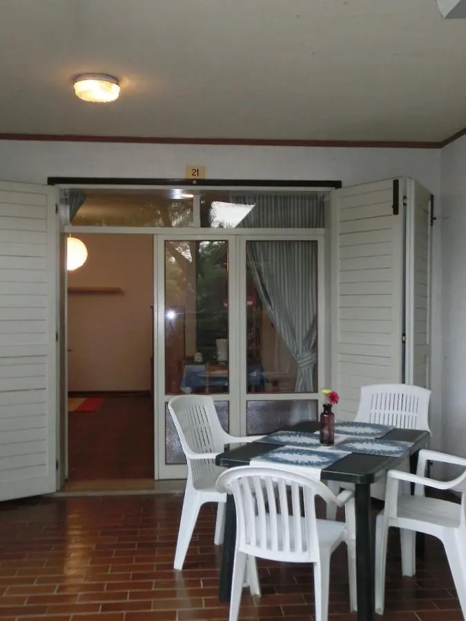 Spacious Flat With Fenced Garden And Fireplace Bibione