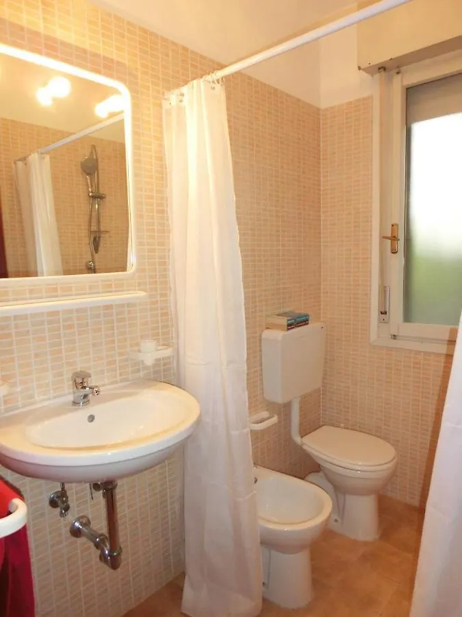 Apartment Spacious Flat With Fenced Garden And Fireplace Bibione Italy