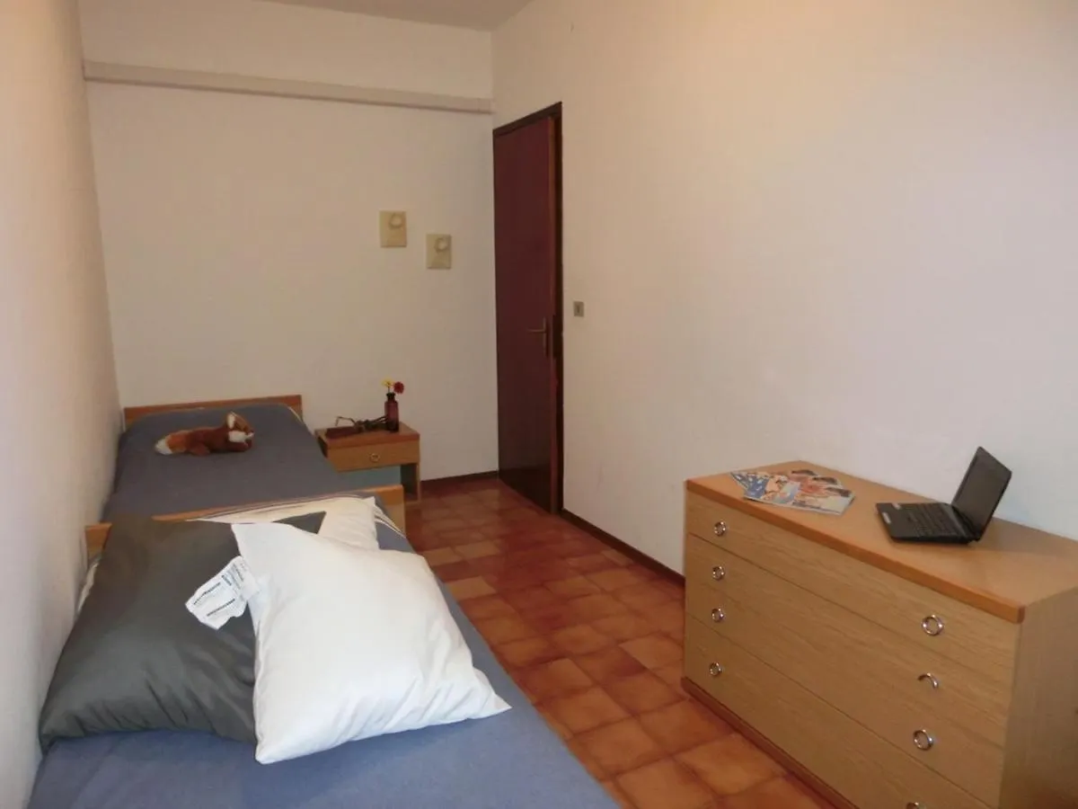Spacious Flat With Fenced Garden And Fireplace Bibione Italy
