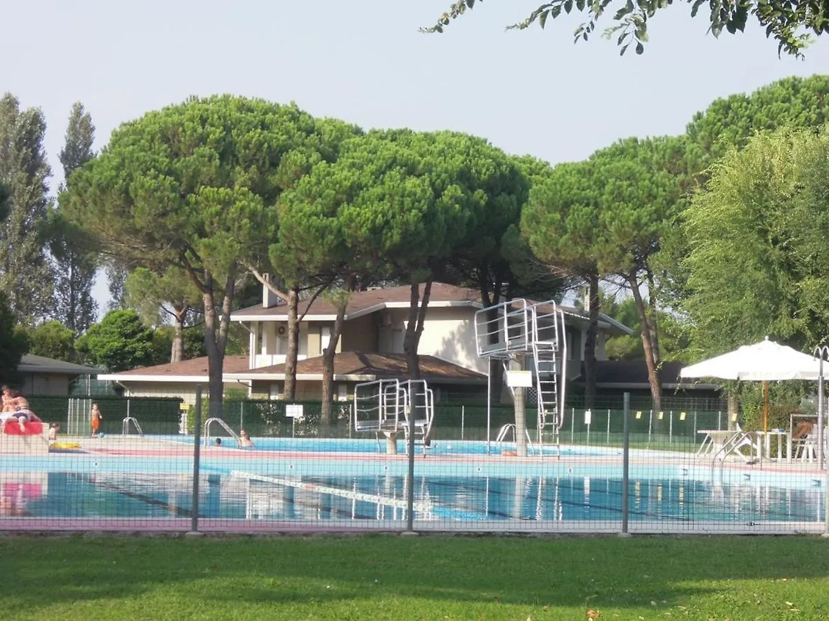 Spacious Flat With Fenced Garden And Fireplace Bibione 0*,  Italy